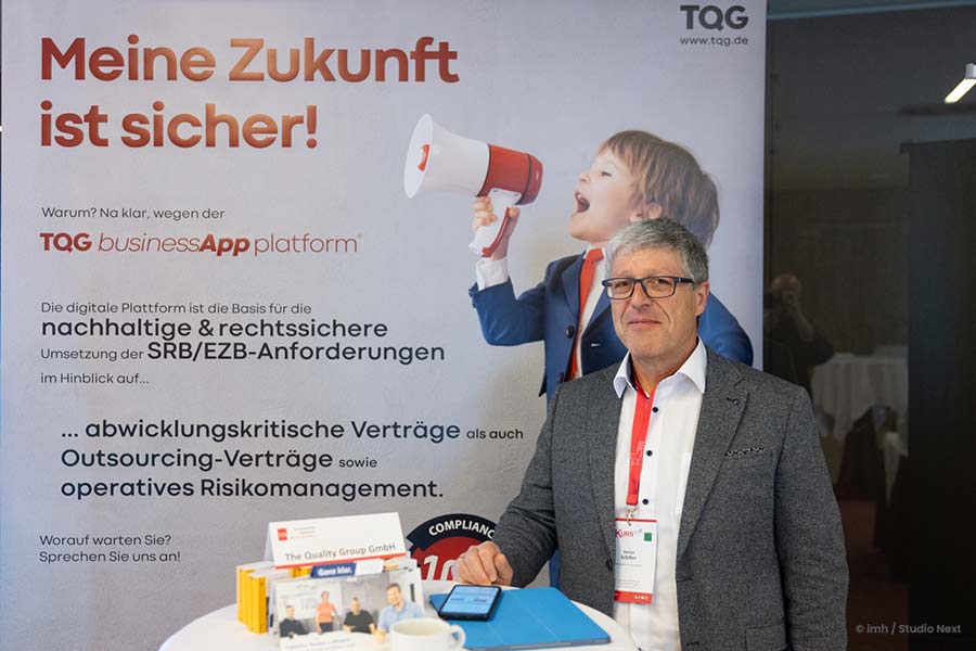 Stefan Schiller at the TQG booth © imh / Studio Next